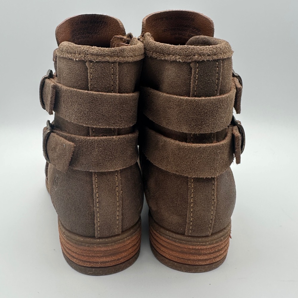 Born Moraga Suede Buckle Ankle Boots Bootie Taupe‎ Women Size 7 M EUC - Picture 4 of 9
